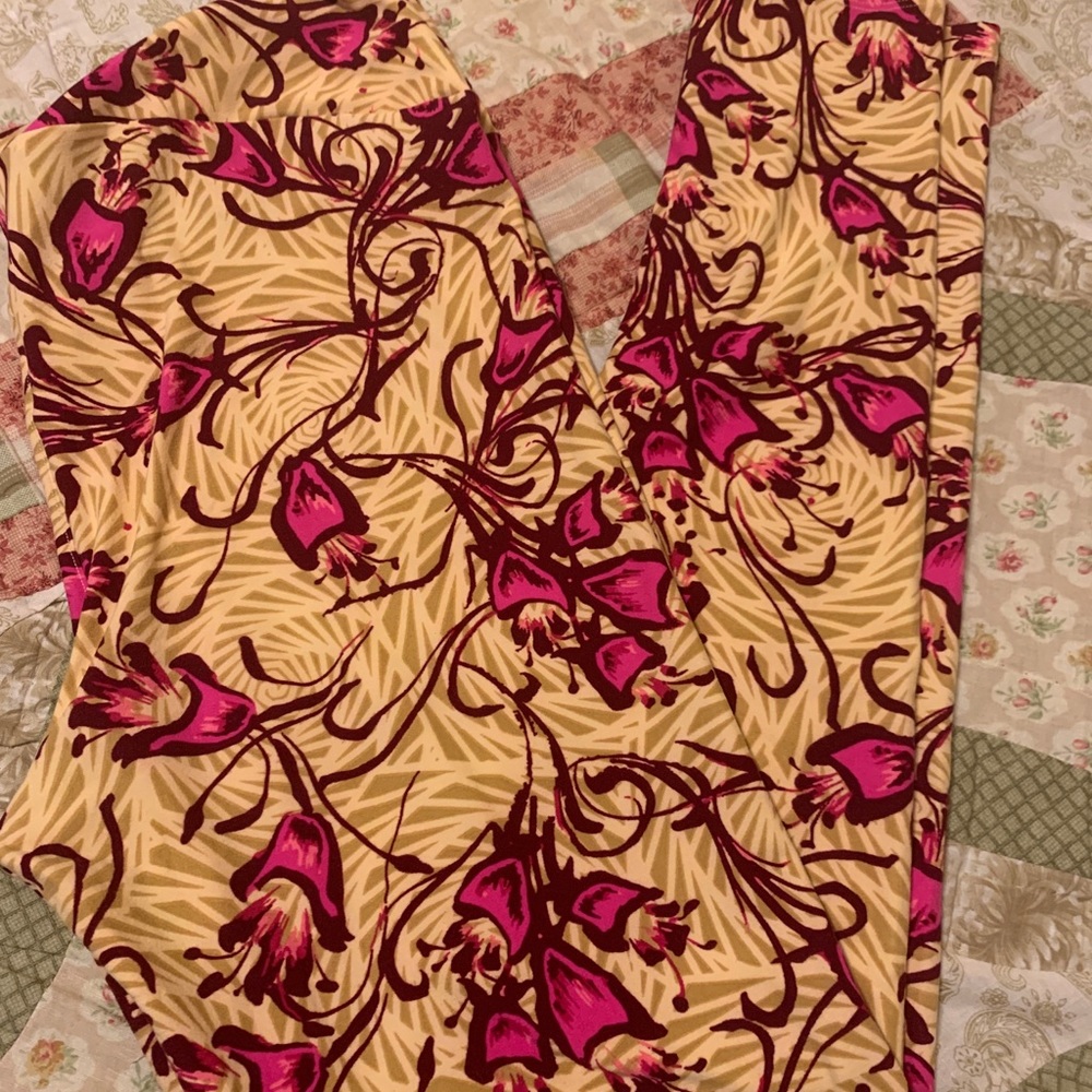 Lularoe leggings, great shape
